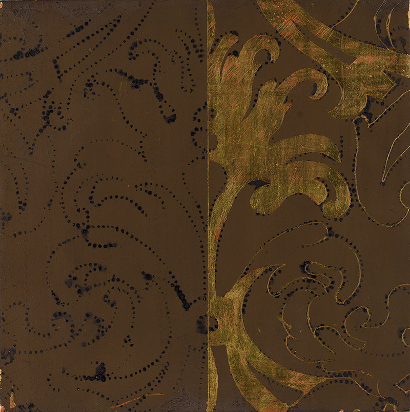 Demonstration image of estofado technique: tempera paint applied over gold leaf; patterned design transferred to the paint surface (left); paint scraped away within the pattern to reveal underlying gold (right)