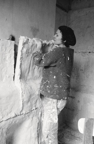 Rachel Whiteread casting Ghost in 1990, with details of the room at 486 Archway Road. Courtesy of the artist.